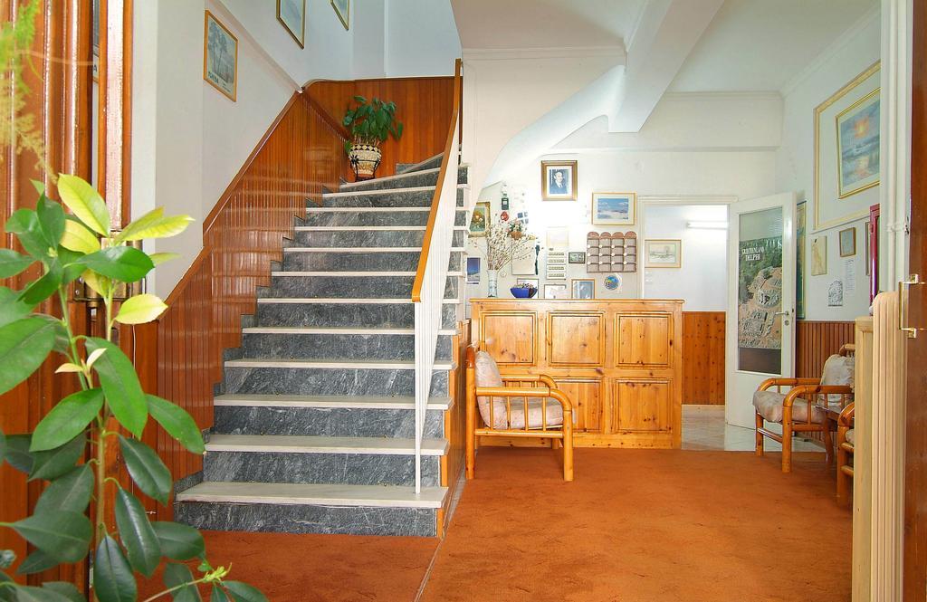 Hotel Athina Delphi 외부 사진